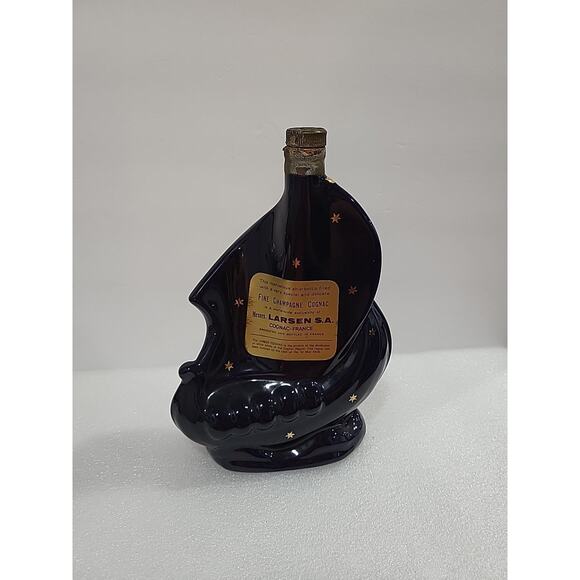 Liquor Bottle Larsen Ship Cognac LIMOGES Porcelain, Hand Decorated 24 K GOLD - Picture 2 of 13